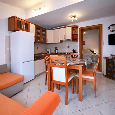 Apartman Mihovilovi - One Bedroom With Terrace And Pool View *