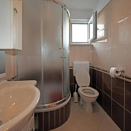 Apartman Mihovilovi - One Bedroom With Terrace And Pool View Trogir